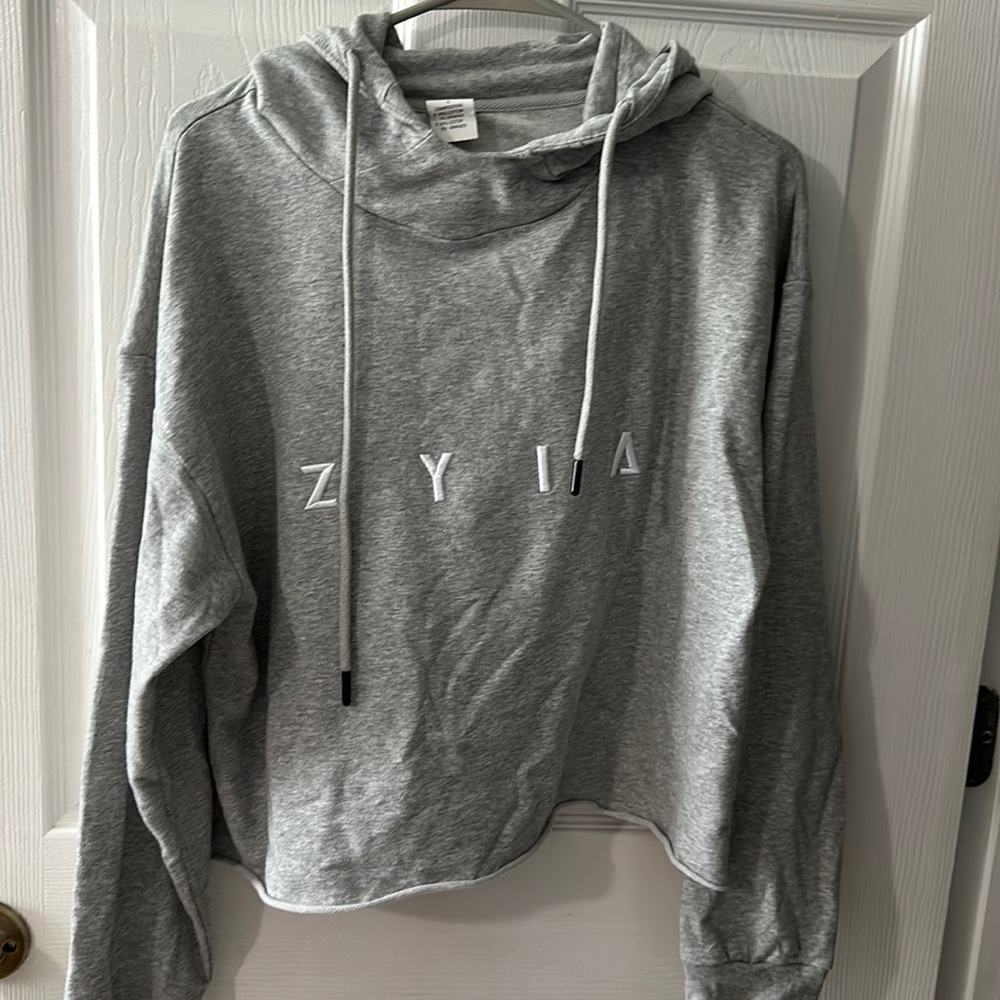 Zuni’s Supply Cropped Sweatshirt